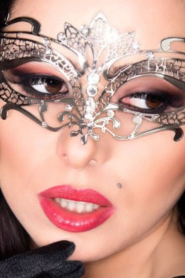 Sexy maschera filigranata argento con strass