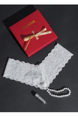 Perizoma bianco con perle naturali e gadget erotico 2