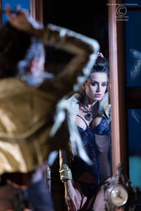 Affascinante corsetto zaffiro con perizoma